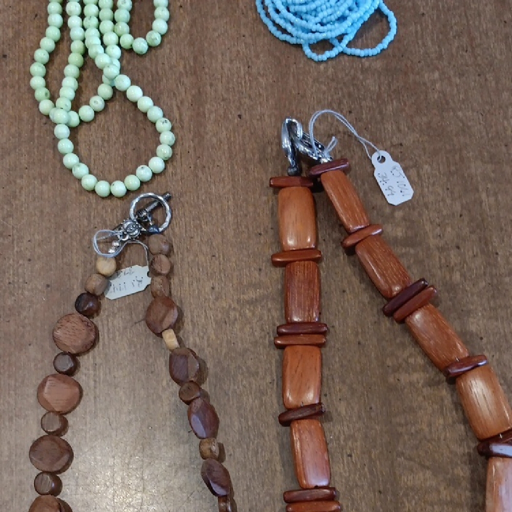 Colorful Beaded Necklace Set - Picture 5 of 8